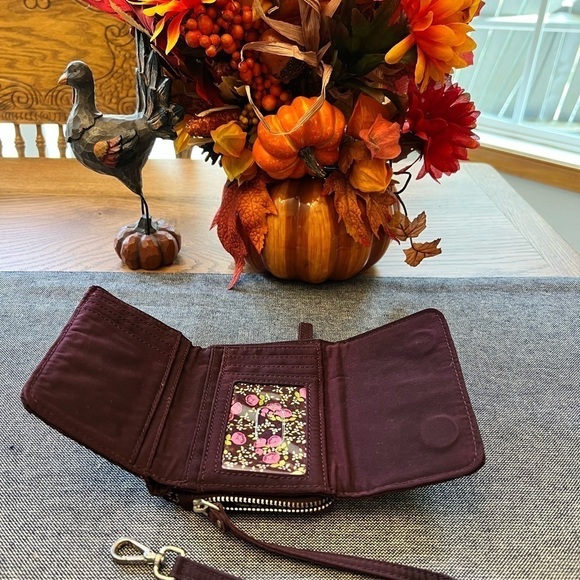 Vera Bradley Flap All in One Wallet Wristlet Wine Purple Solid Paisley Quilted - Picture 4 of 7